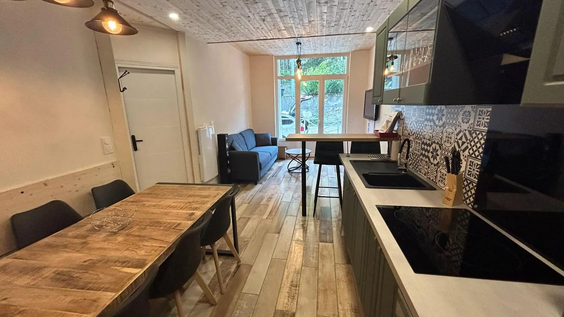 Lägenhet Appartement Charmant A Savignac Les Ormeaux 56 M² Balcon Frankrike