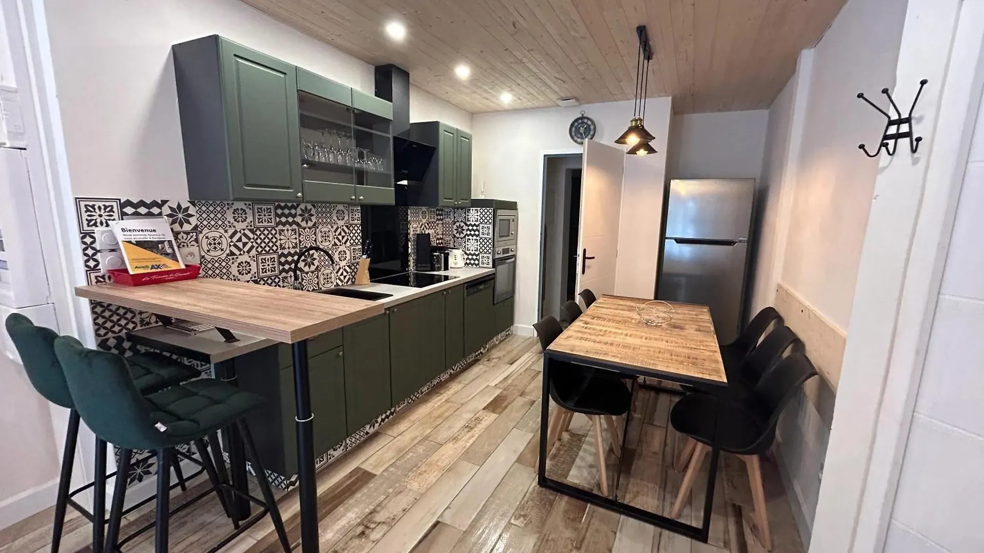 Appartement Charmant A Savignac Les Ormeaux 56 M² Balcon