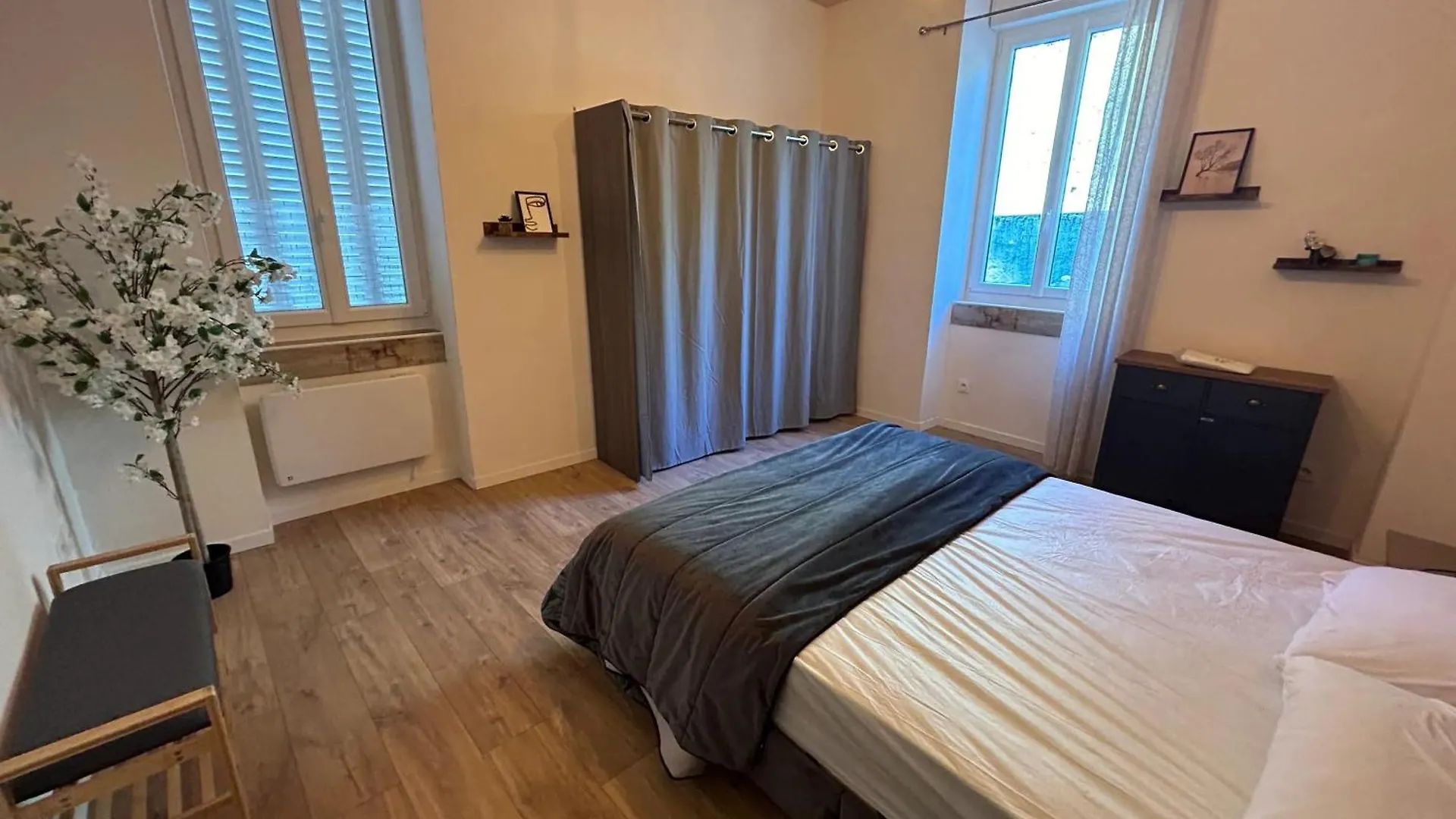 Appartement Charmant A Savignac Les Ormeaux 56 M² Balcon Lägenhet Savignac-les-Ormeaux